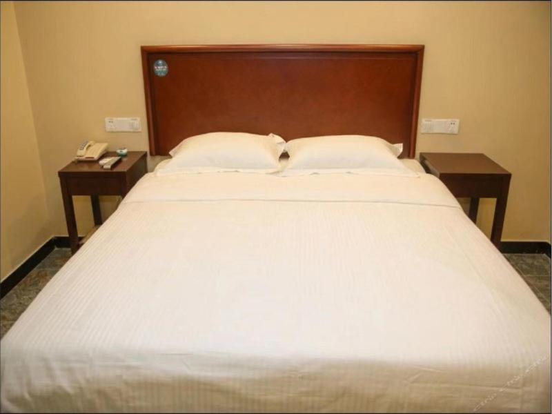 Greentree Inn Jiangsu Zhenjiang Dingmao Industrial Park Wode Square Express Hotel Esterno foto