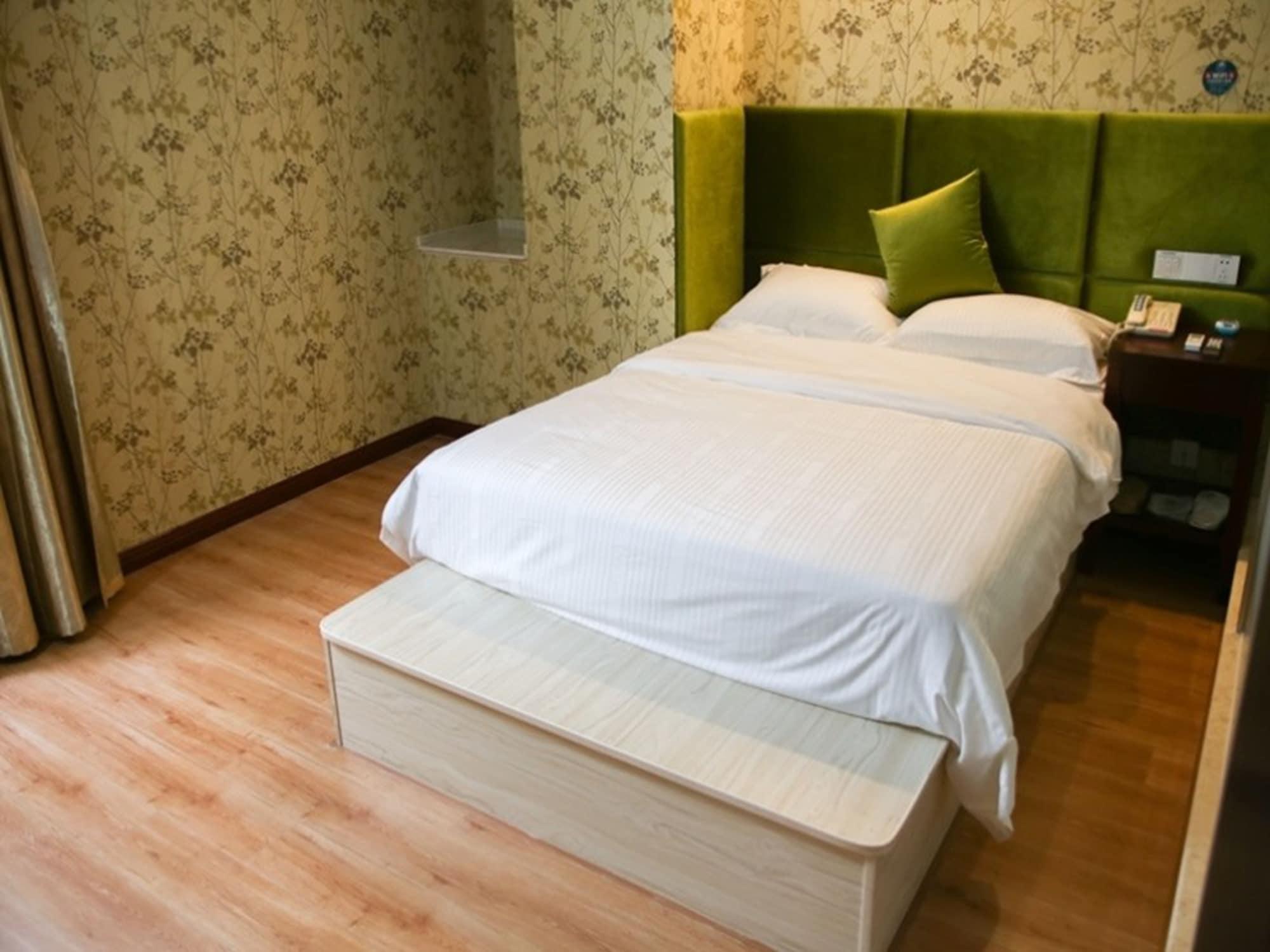 Greentree Inn Jiangsu Zhenjiang Dingmao Industrial Park Wode Square Express Hotel Esterno foto