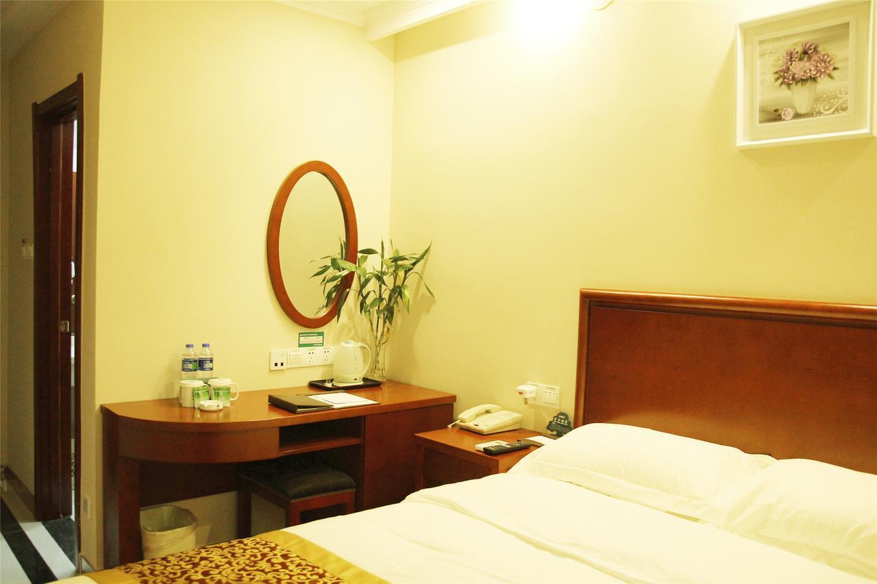 Greentree Inn Jiangsu Zhenjiang Dingmao Industrial Park Wode Square Express Hotel Esterno foto