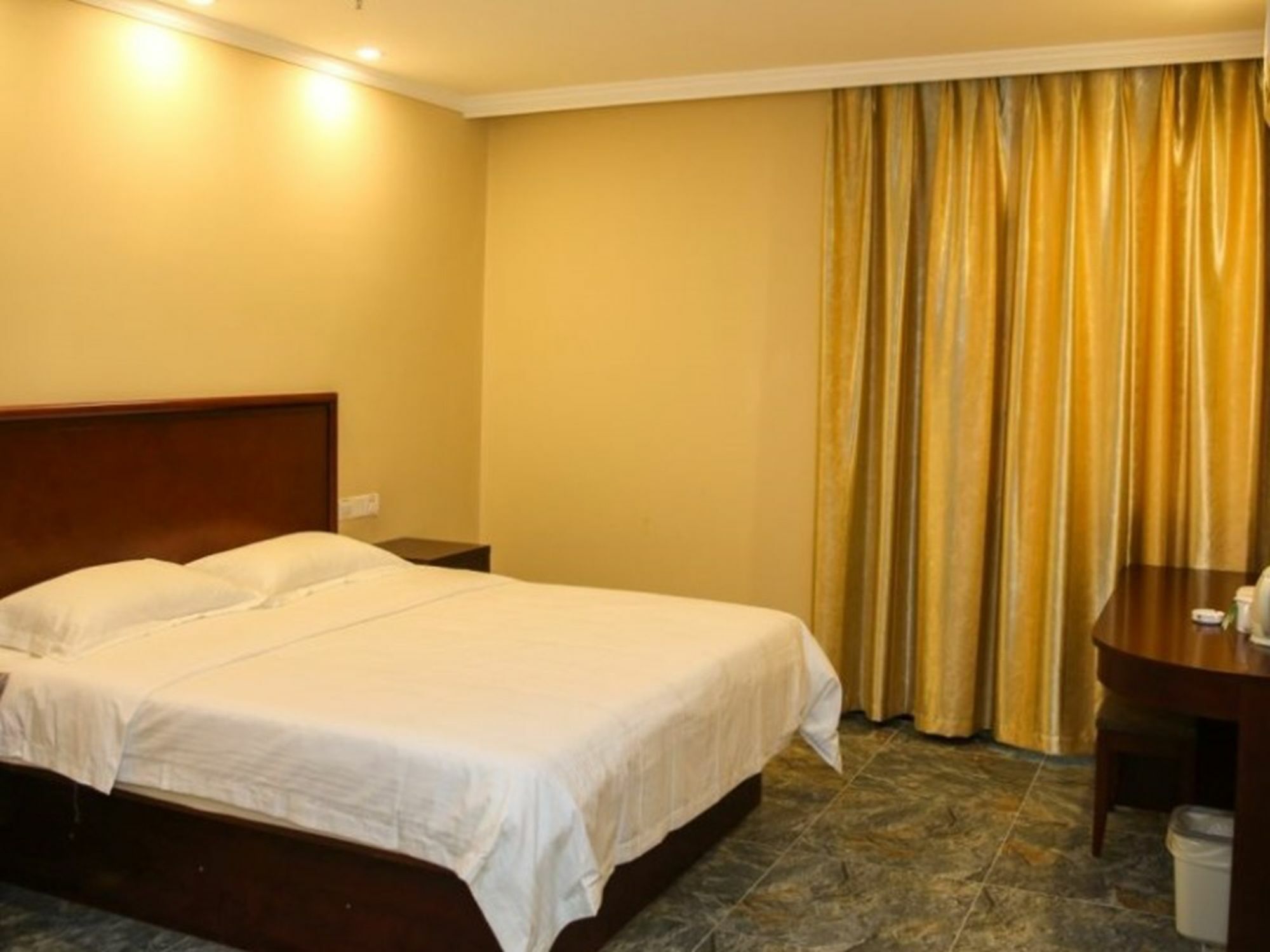 Greentree Inn Jiangsu Zhenjiang Dingmao Industrial Park Wode Square Express Hotel Esterno foto